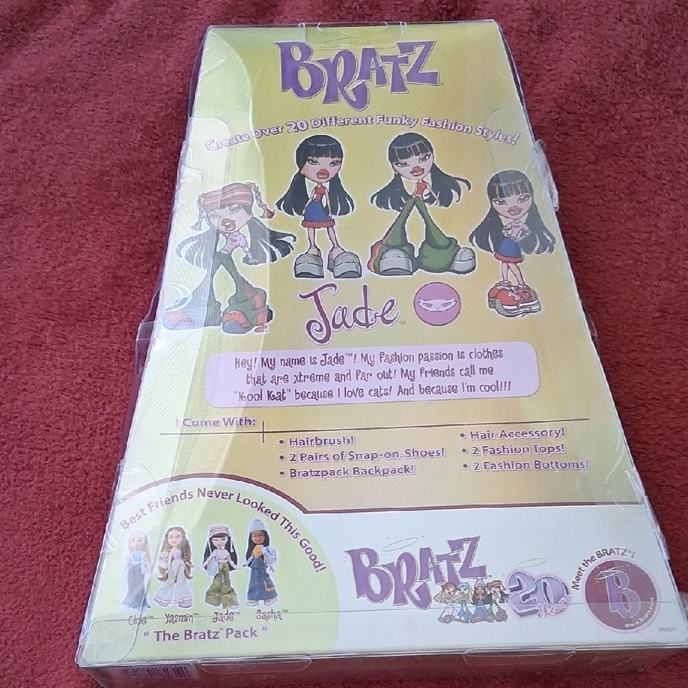 Jade Doll with Fashion Accessories - Picture 7 of 8